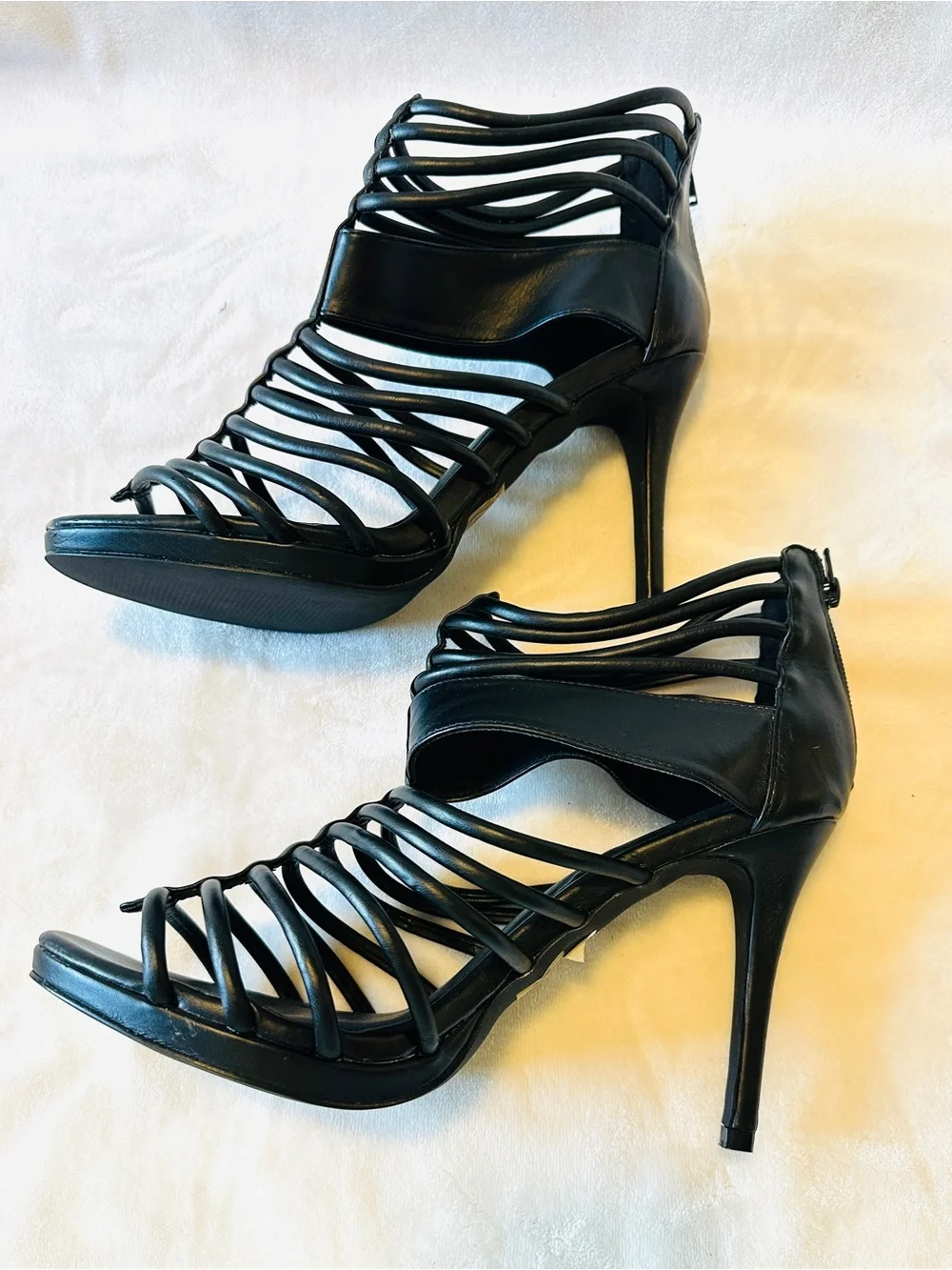 WOMENS Torrid BLACK STRAPPY 4" Heels with Peep Toes Size 12 - Picture 5 of 7